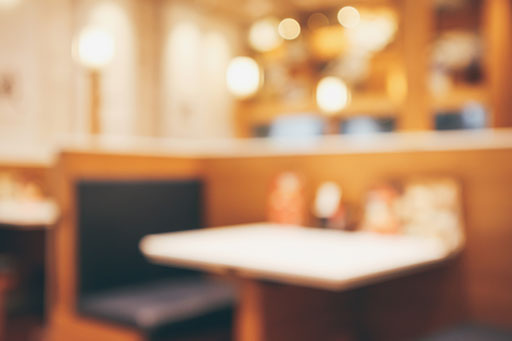 落ち着いた雰囲気の店内